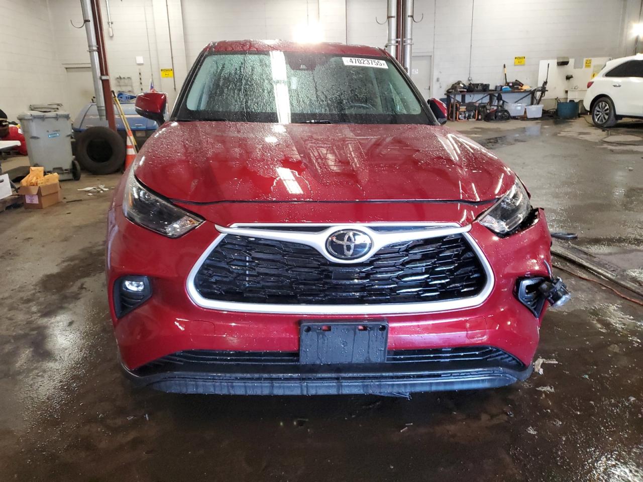 2022 Toyota Highlander - Image 5