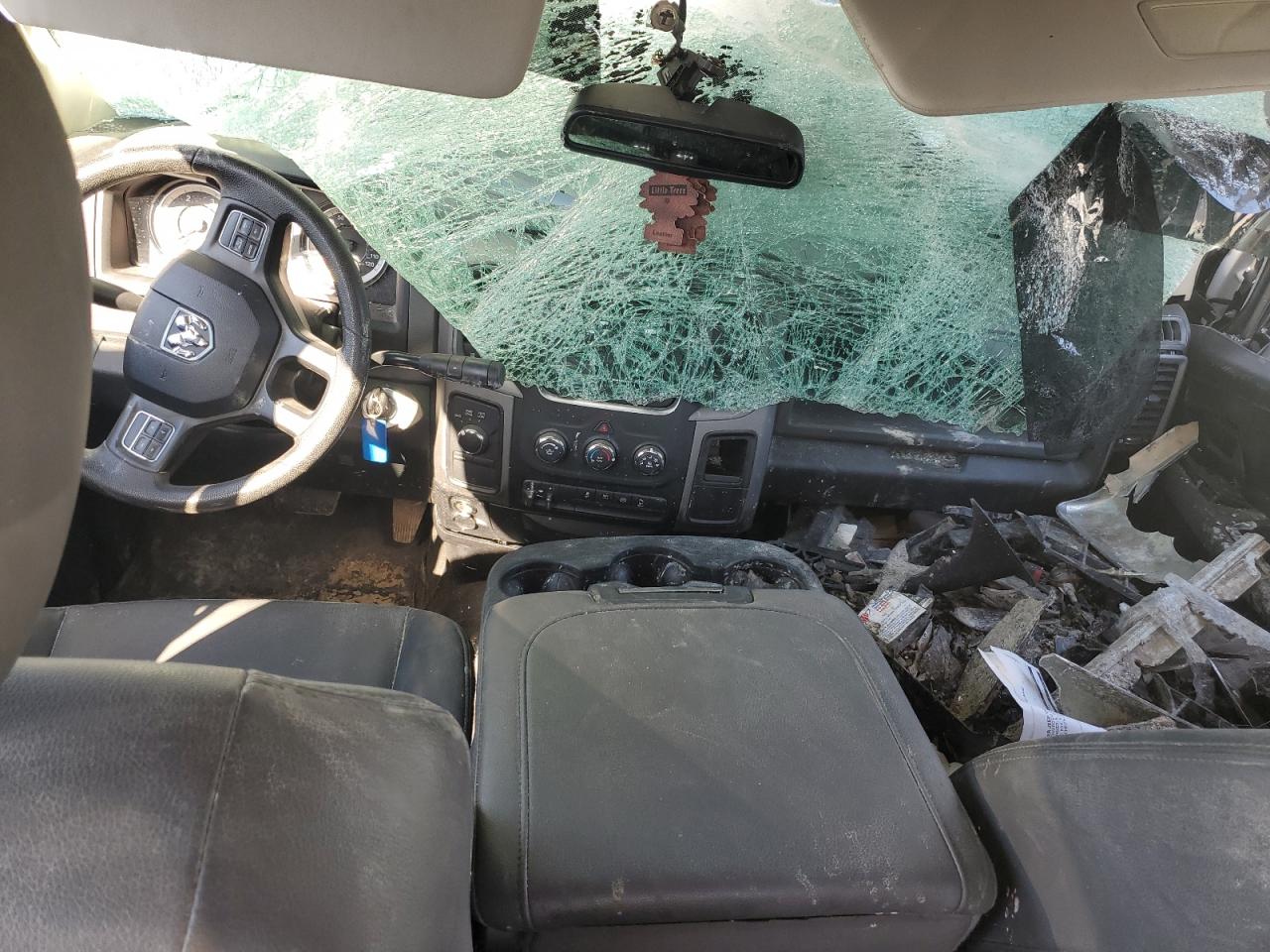 2017 RAM 3500 - Image 8