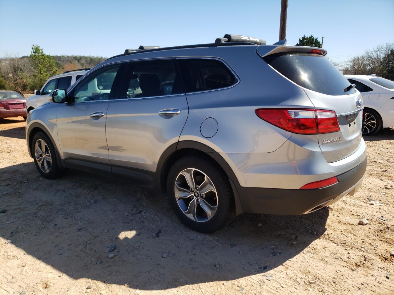 2015 Hyundai Santa Fe - Image 2