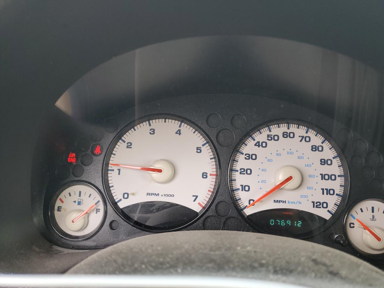 2004 Jeep Liberty (North America) - Image 9