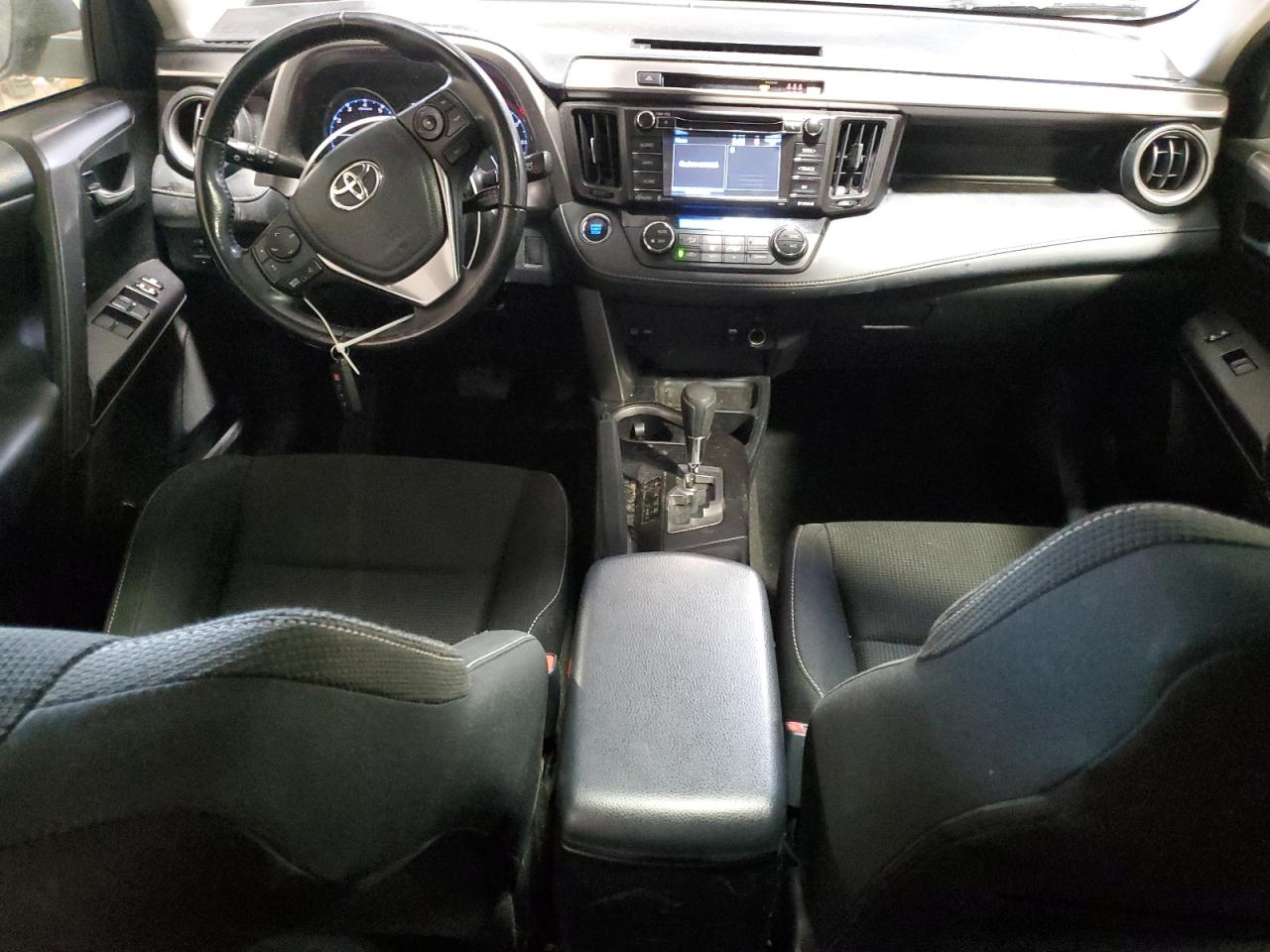 2018 Toyota RAV 4 - Image 8