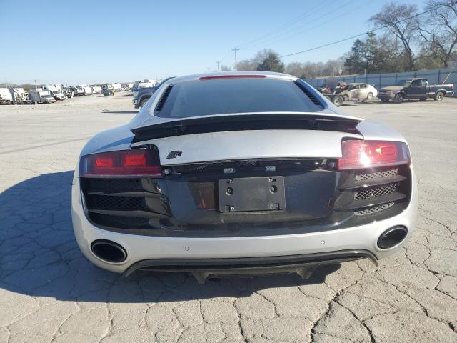 Купе AUDI R8 2012 Серебристый