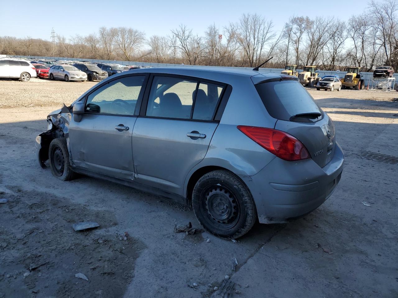 2011 Nissan Versa - Image 2