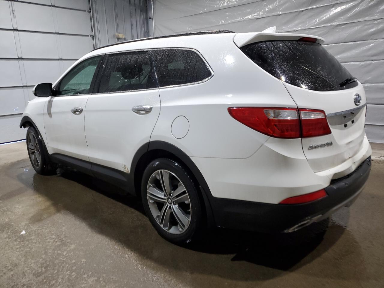 2015 Hyundai Santa Fe - Image 2