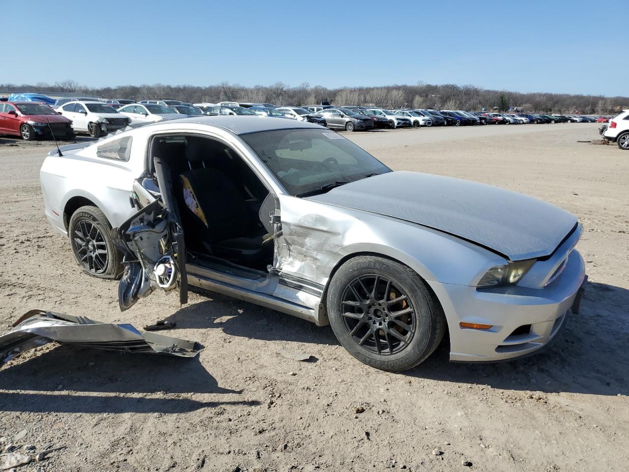 2013 Ford Mustang - Image 4