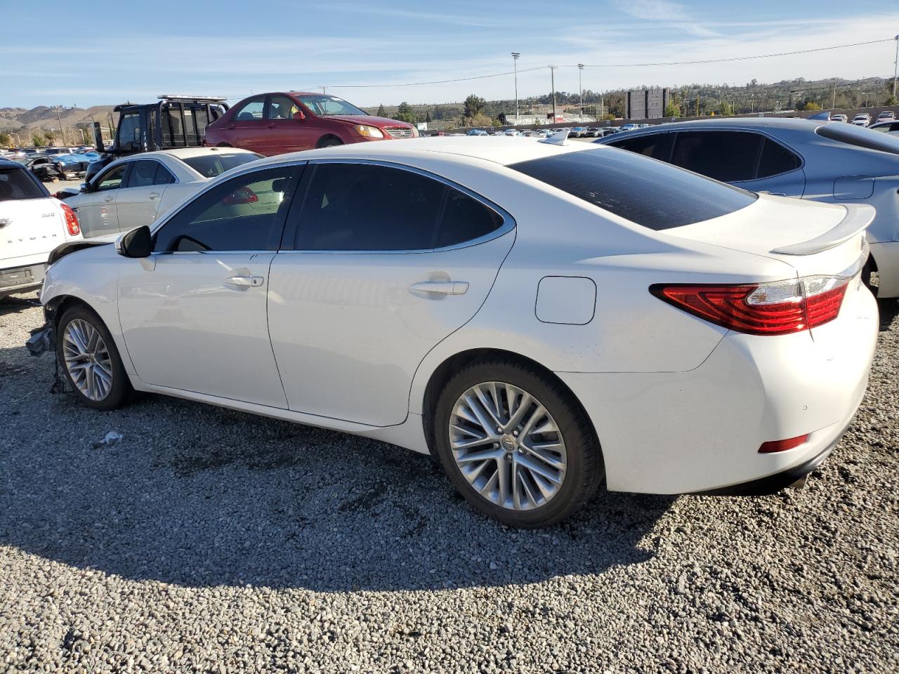 2014 Lexus ES - Image 2