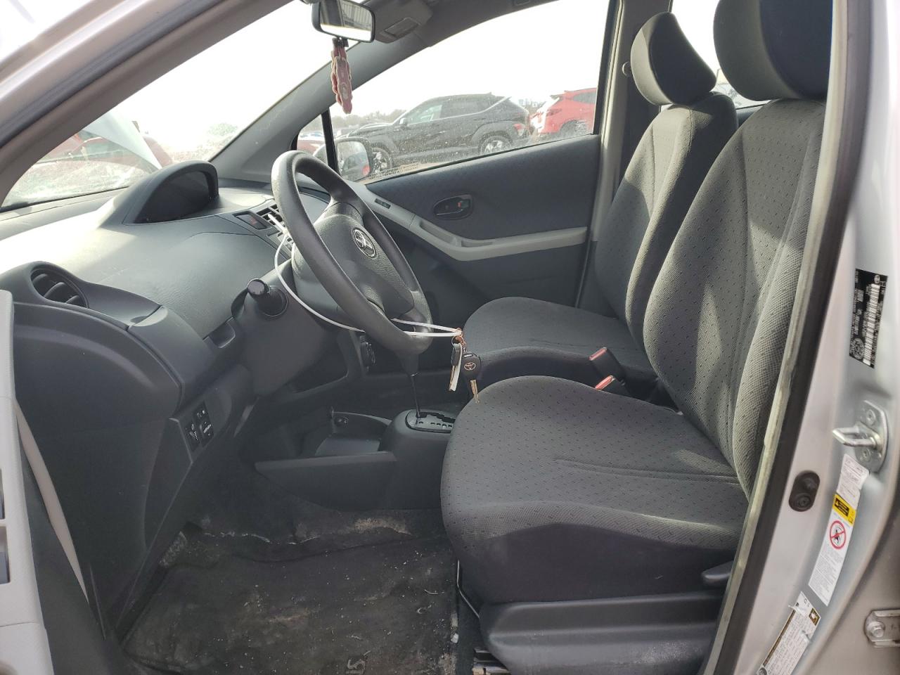 2010 Toyota Yaris - Image 7