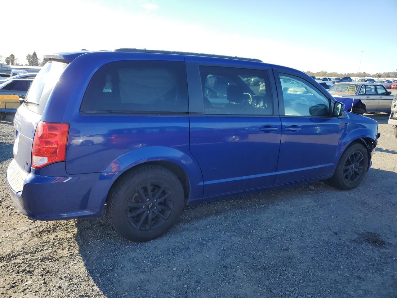 2019 Dodge Caravan - Image 3