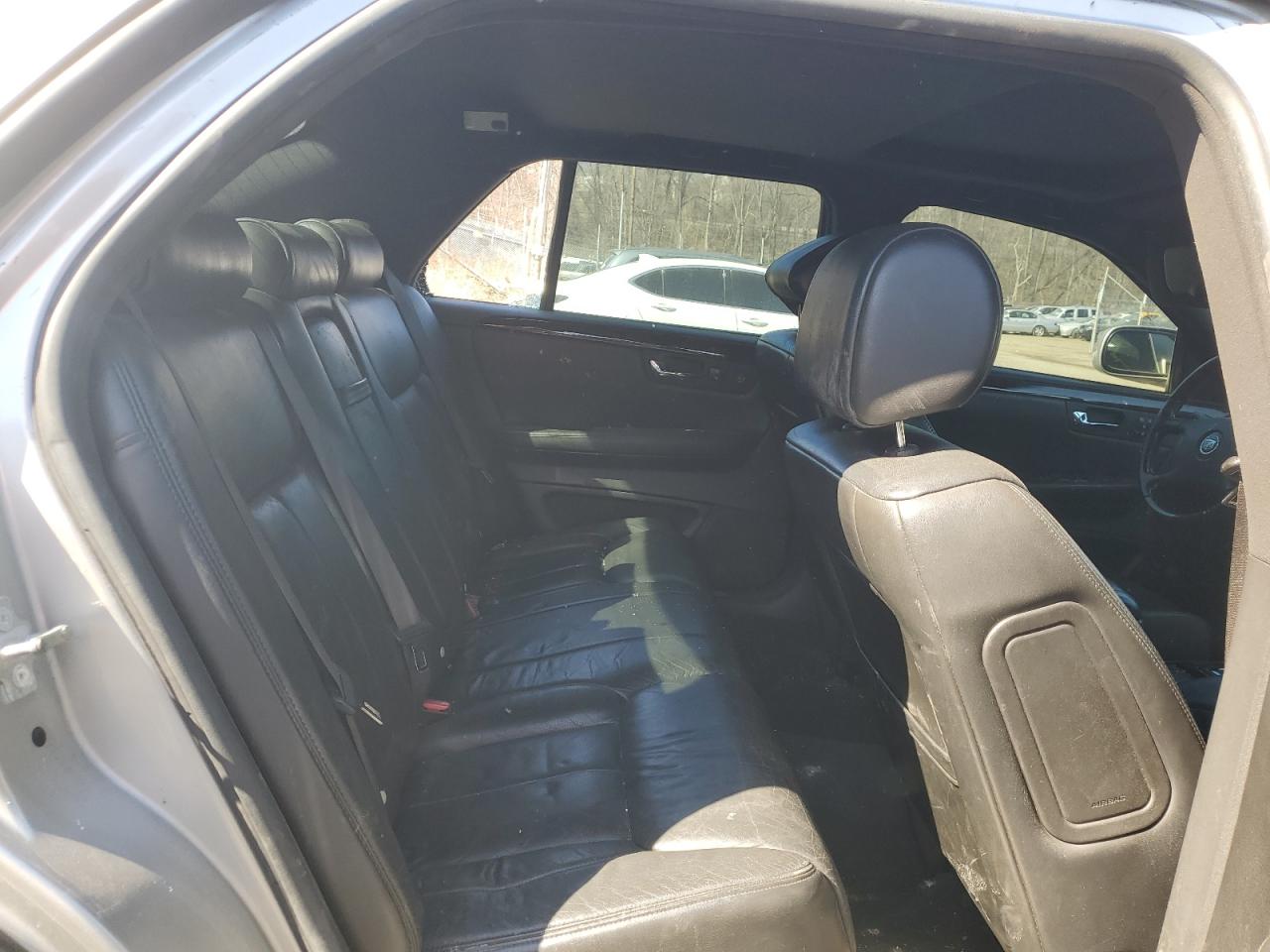 2006 Cadillac DTS - Image 10