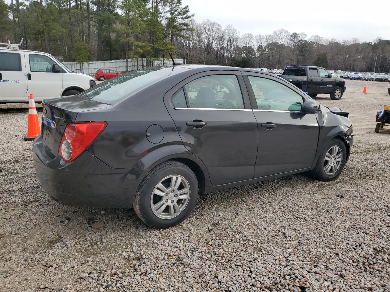 2013 Chevrolet Sonic - Image 3