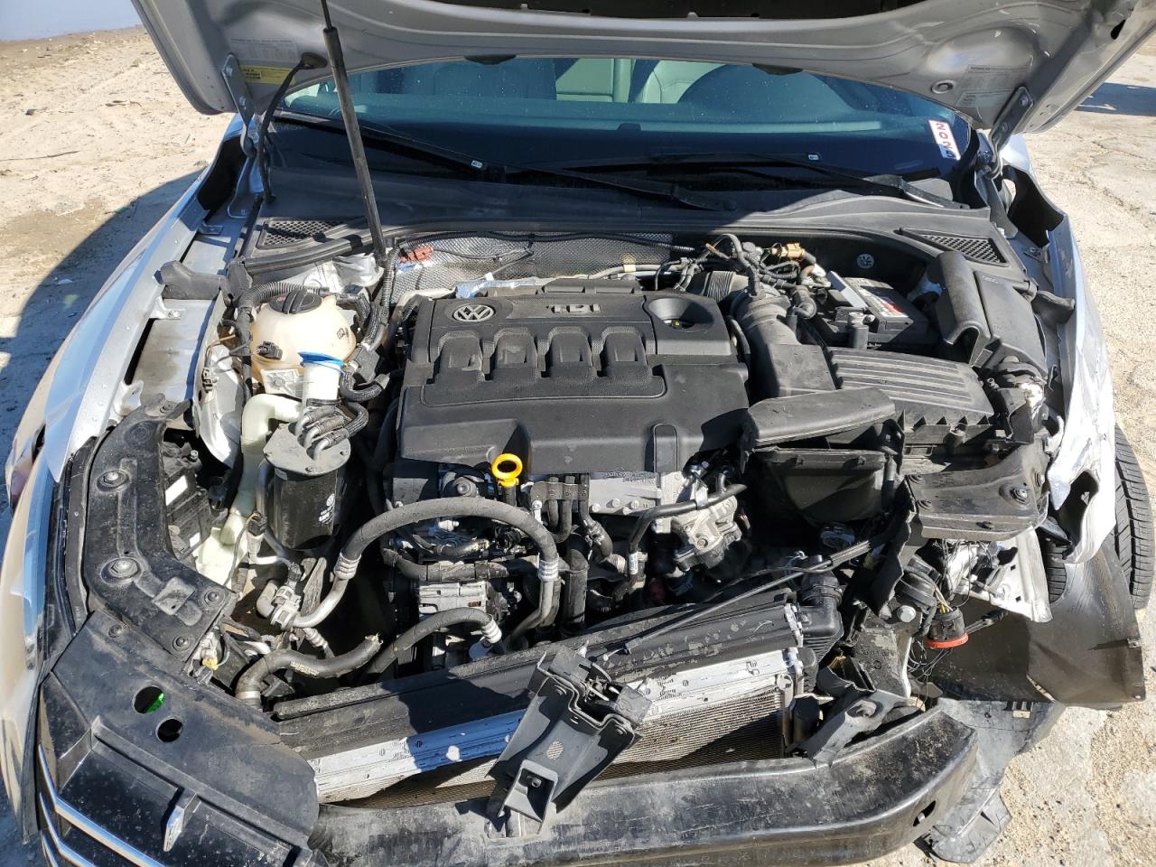 2015 Volkswagen Passat - Image 12