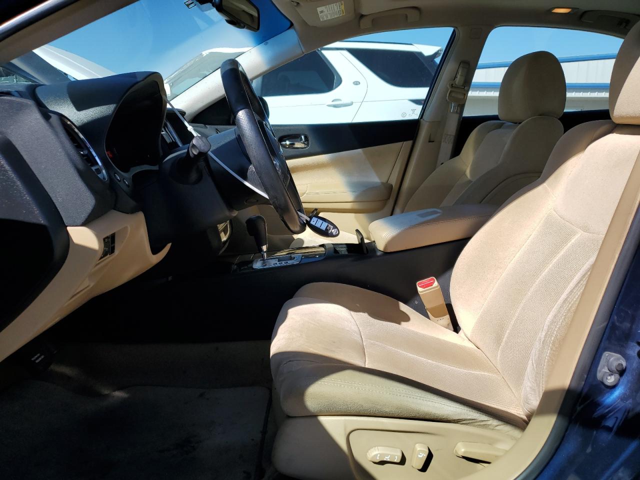 2010 Nissan Maxima - Image 7