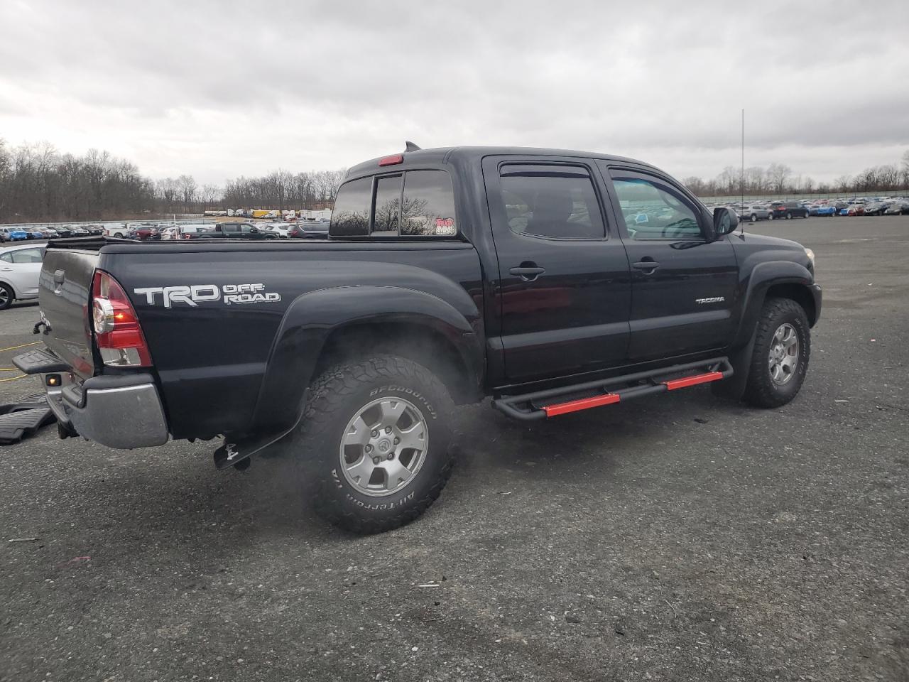 2015 Toyota Tacoma - Image 3