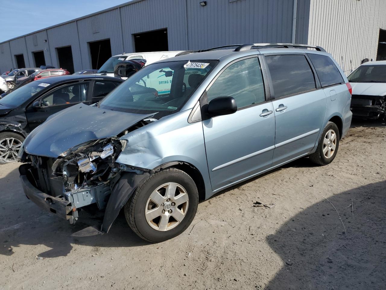 2007 Toyota Sienna - Image 1