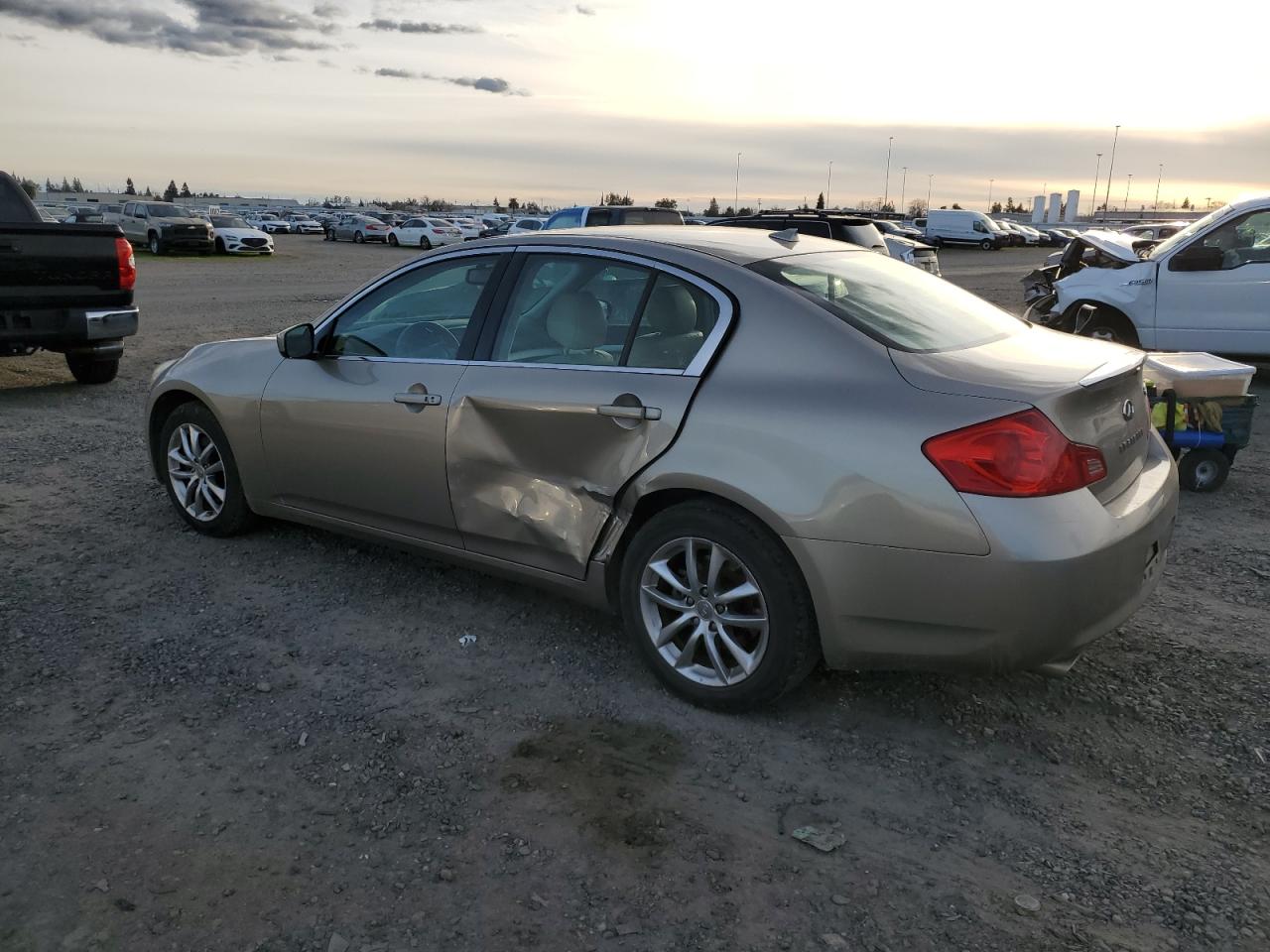 2009 Infiniti G - Image 2