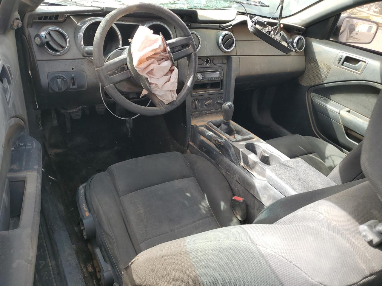 2006 Ford Mustang - Image 8