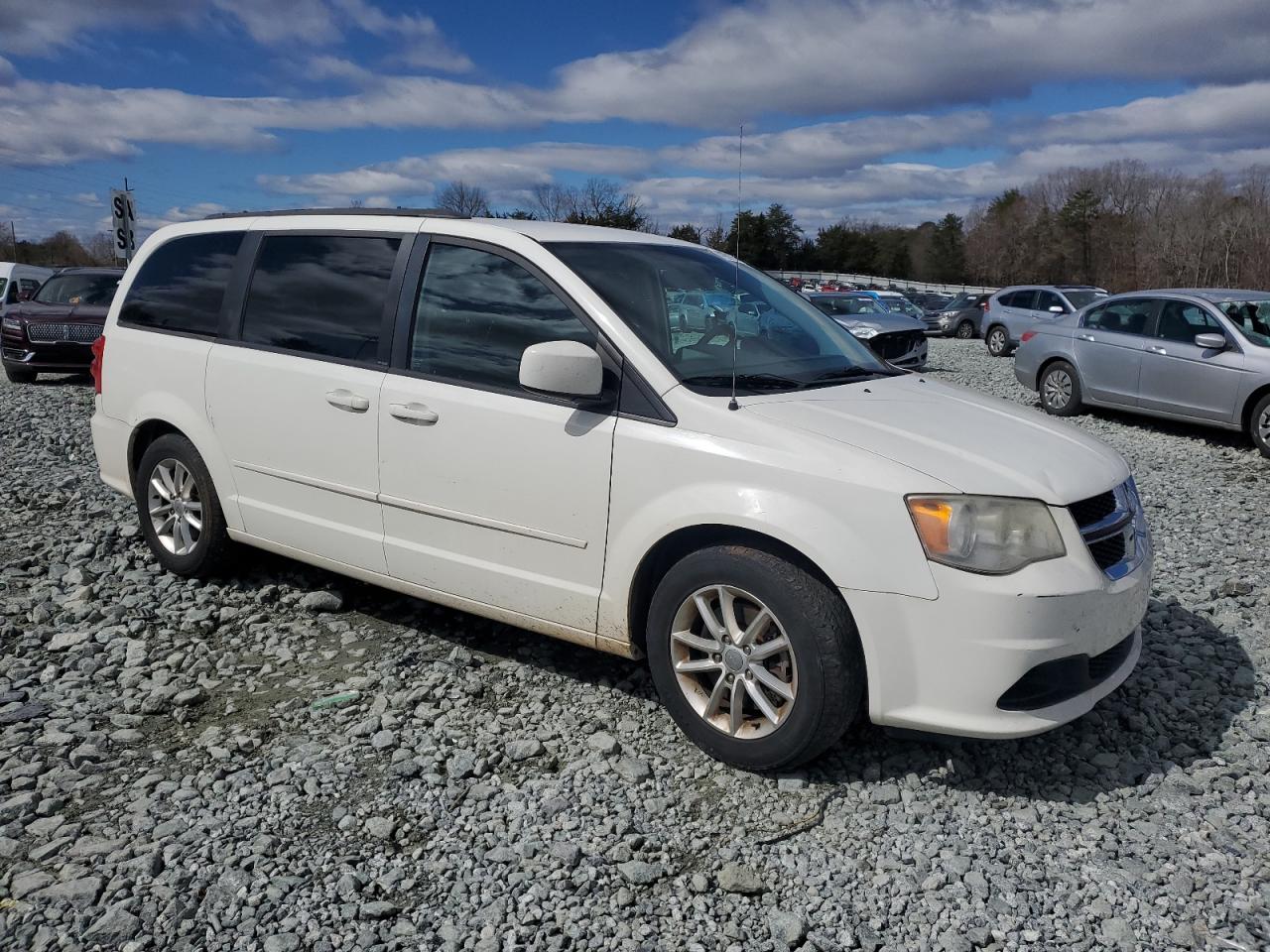 2013 Dodge Caravan - Image 4
