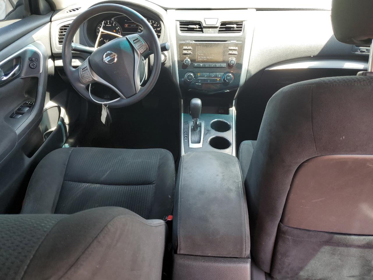 2015 Nissan Altima - Image 8
