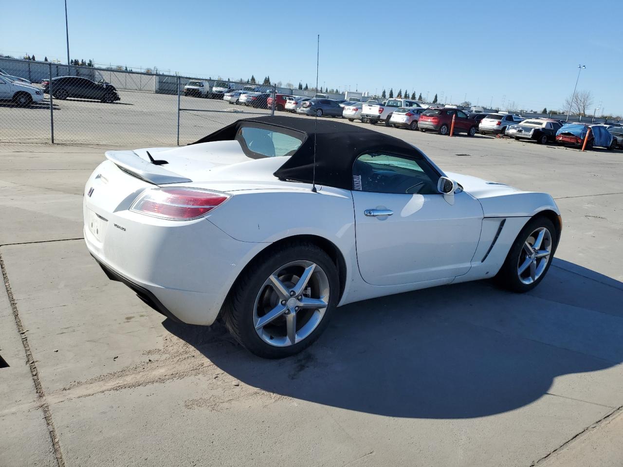 2007 Saturn Sky - Image 3