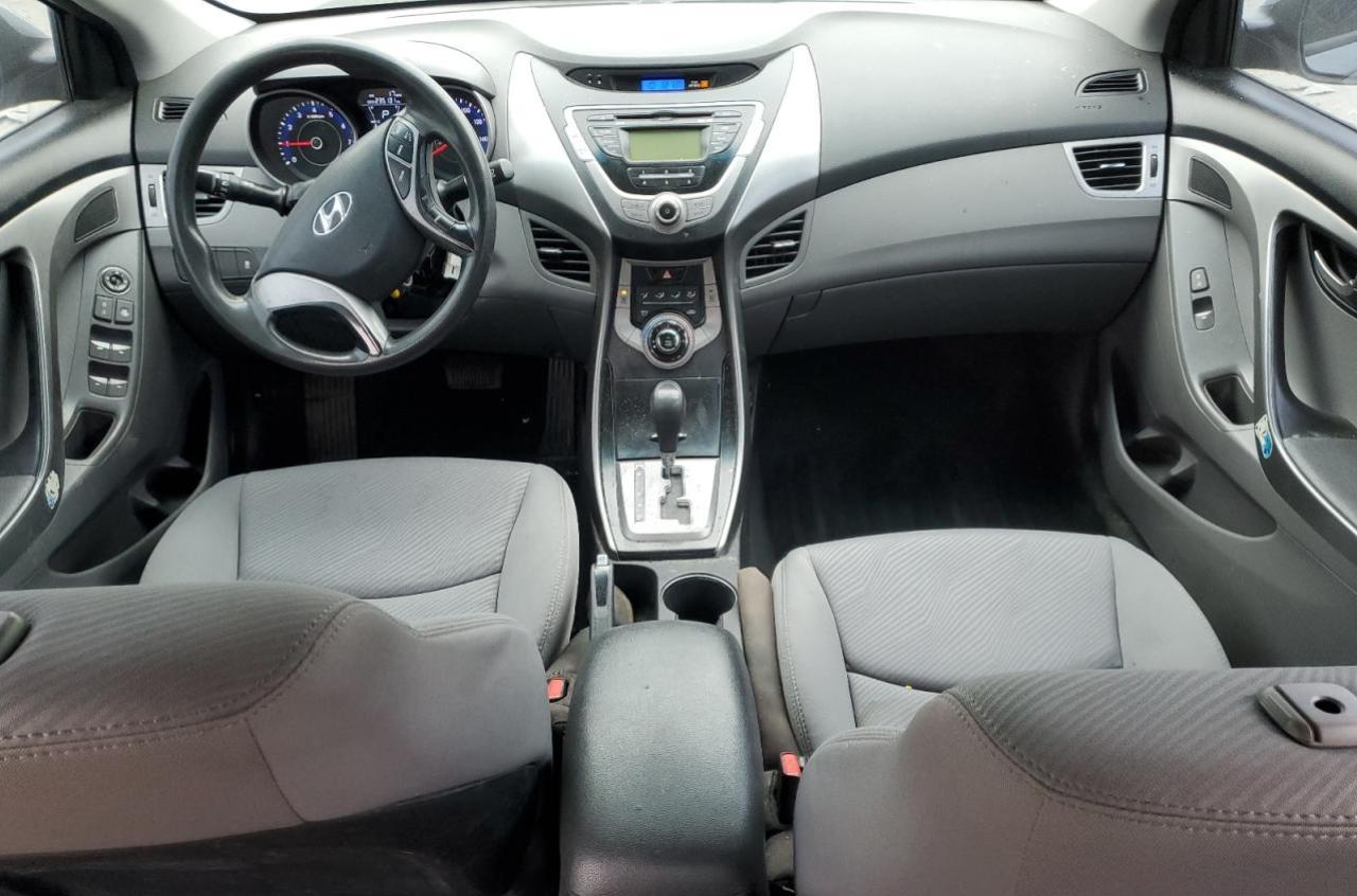 2013 Hyundai Elantra - Image 8
