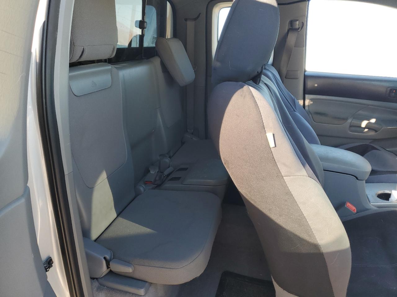 2010 Toyota Tacoma - Image 11