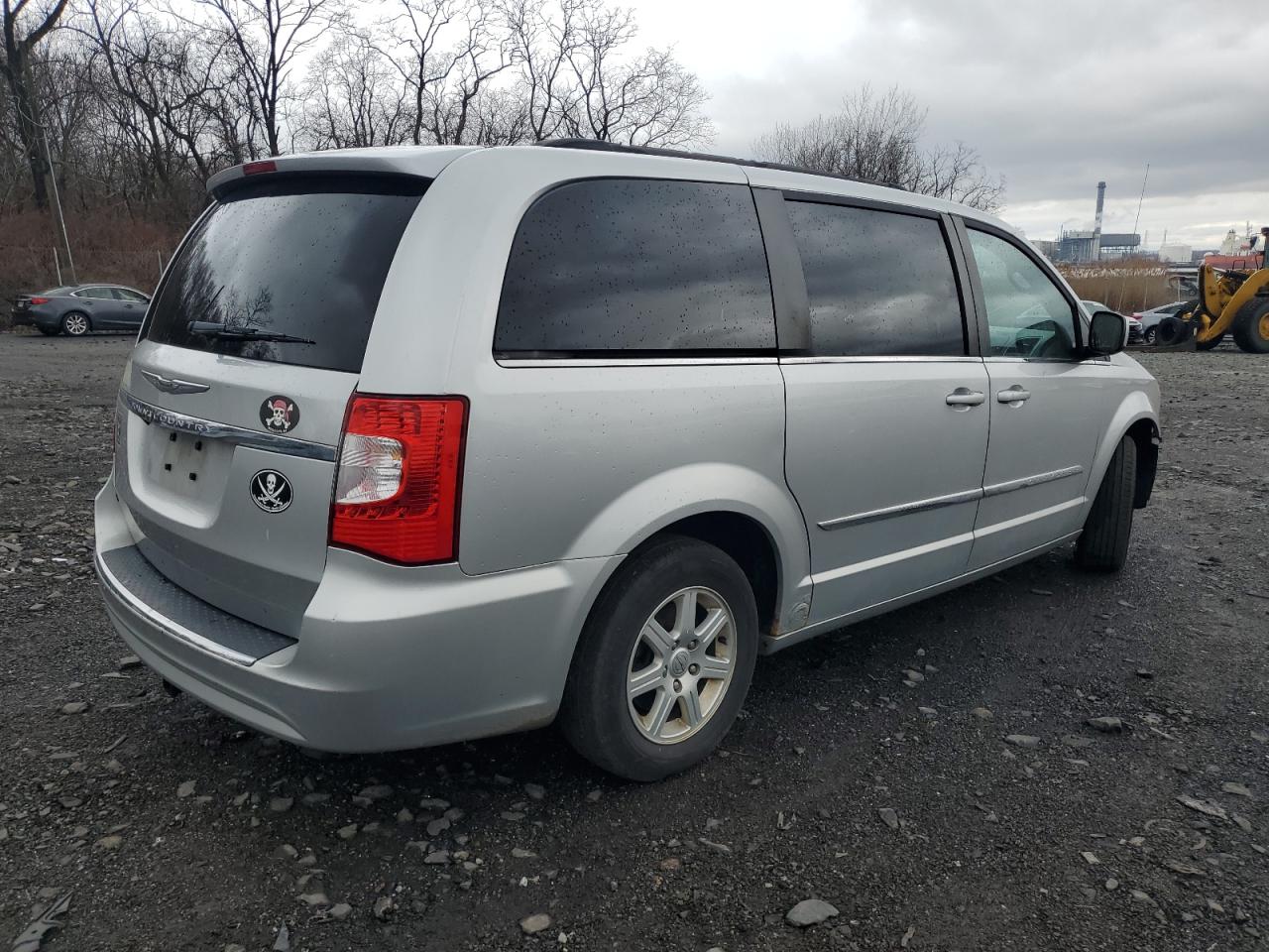 2012 Chrysler Town & Country - Image 3