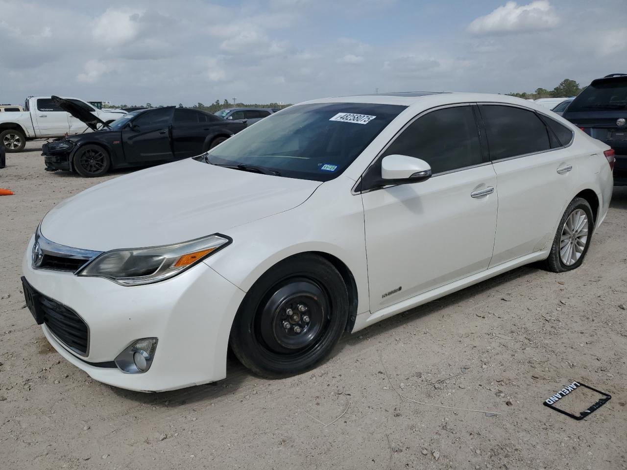 2013 Toyota Avalon - Image 1