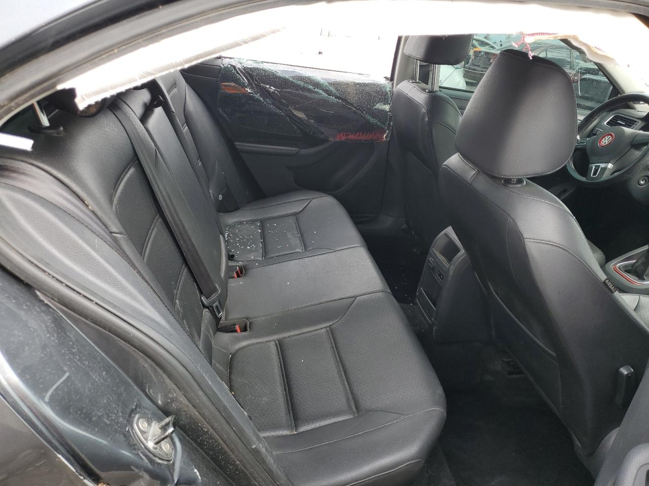 2014 Volkswagen Jetta - Image 10