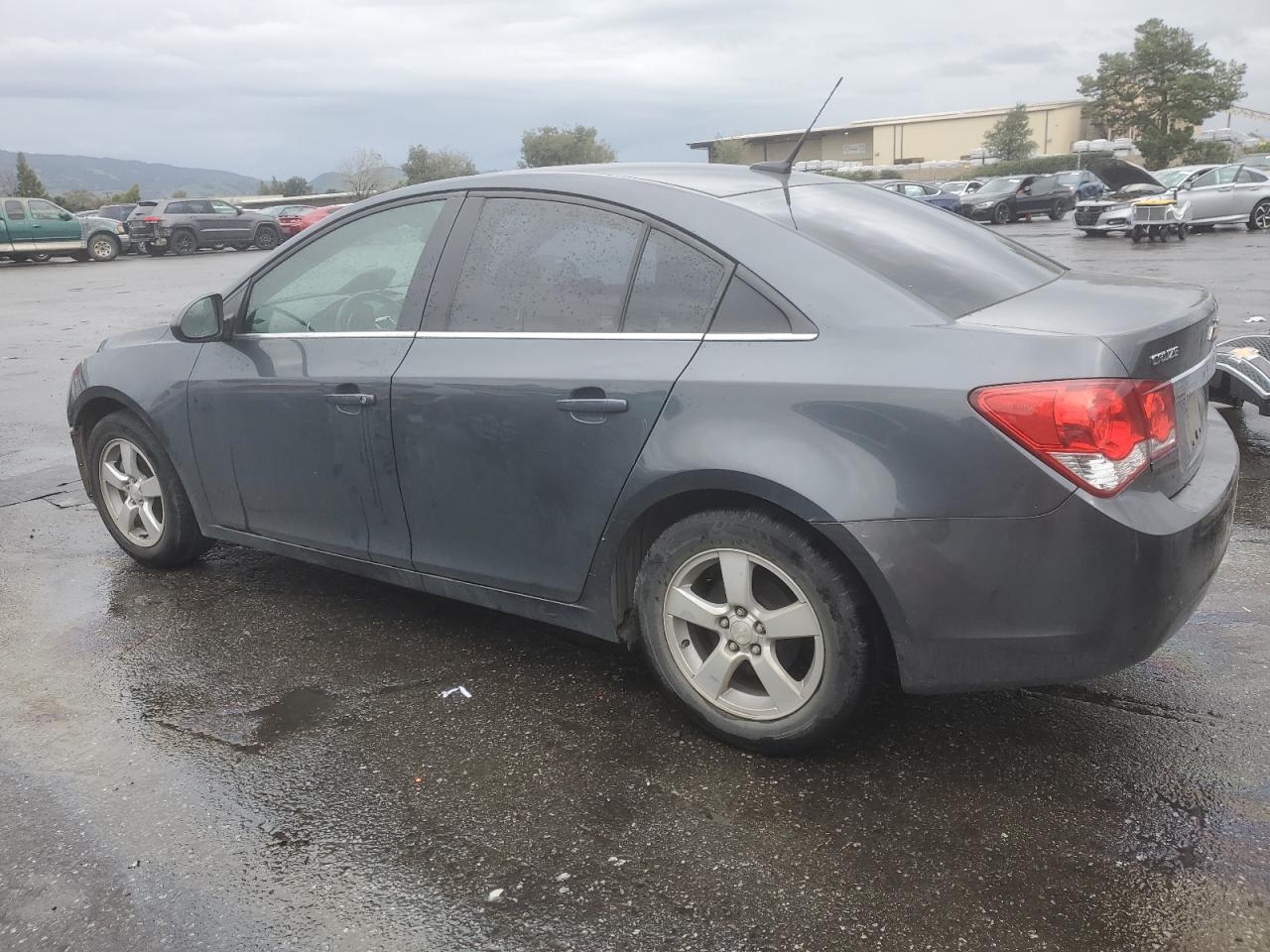 2013 Chevrolet Cruze - Image 2