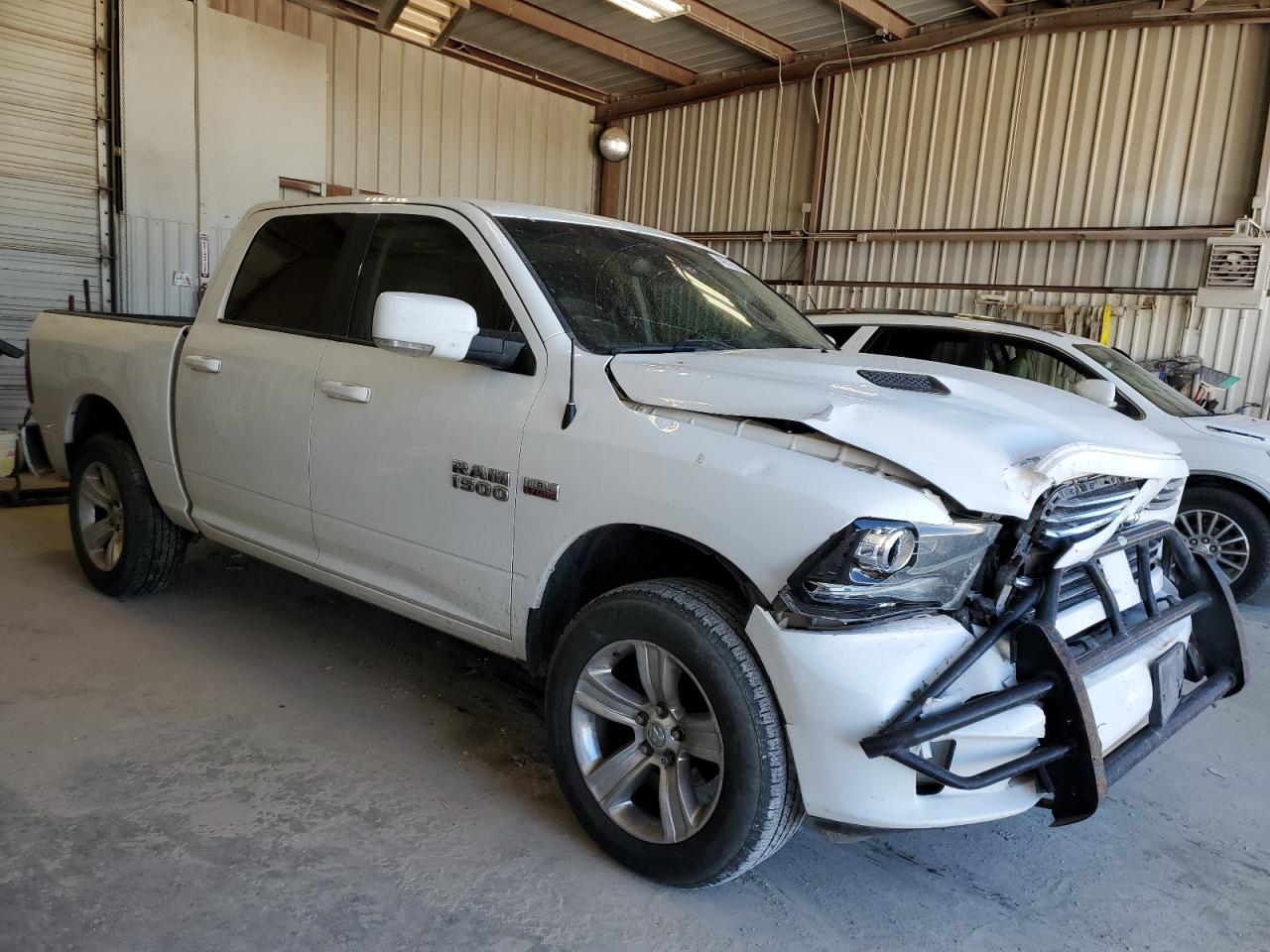 2016 RAM 1500 - Image 4