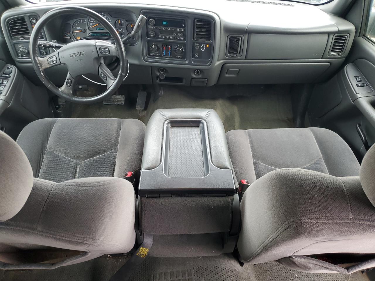2004 GMC Sierra - Image 8