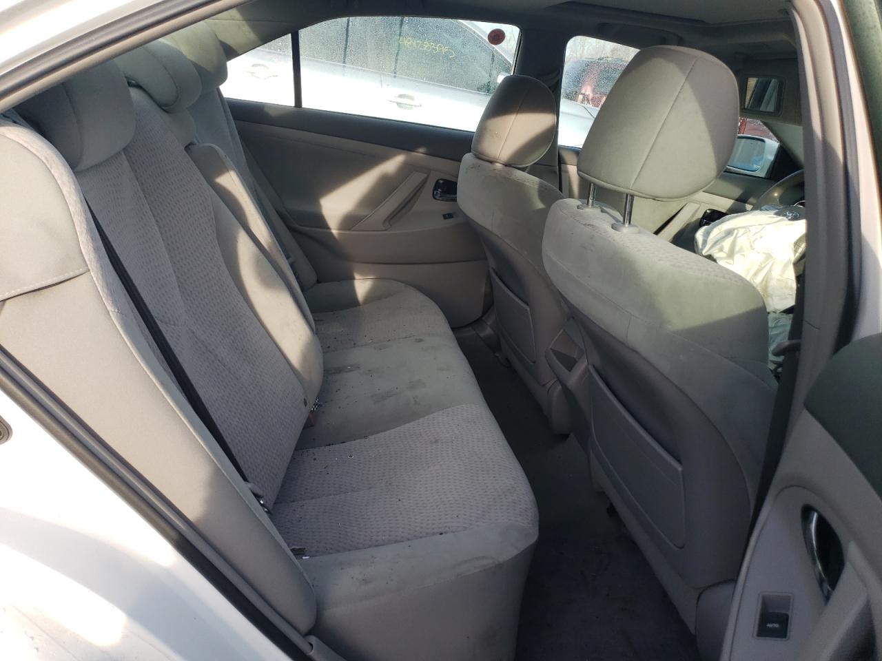 2011 Toyota Camry - Image 10