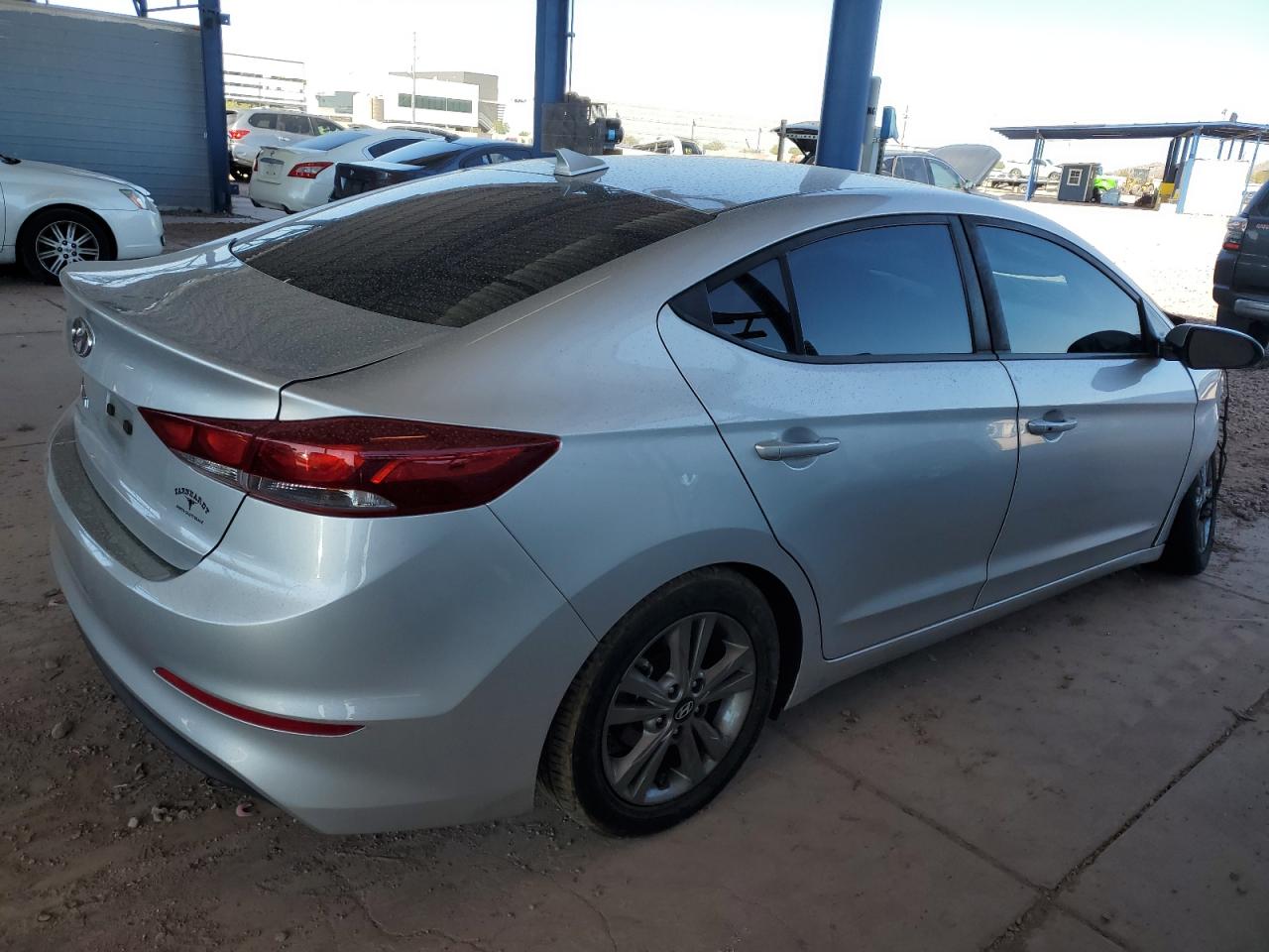 2018 Hyundai Elantra - Image 3