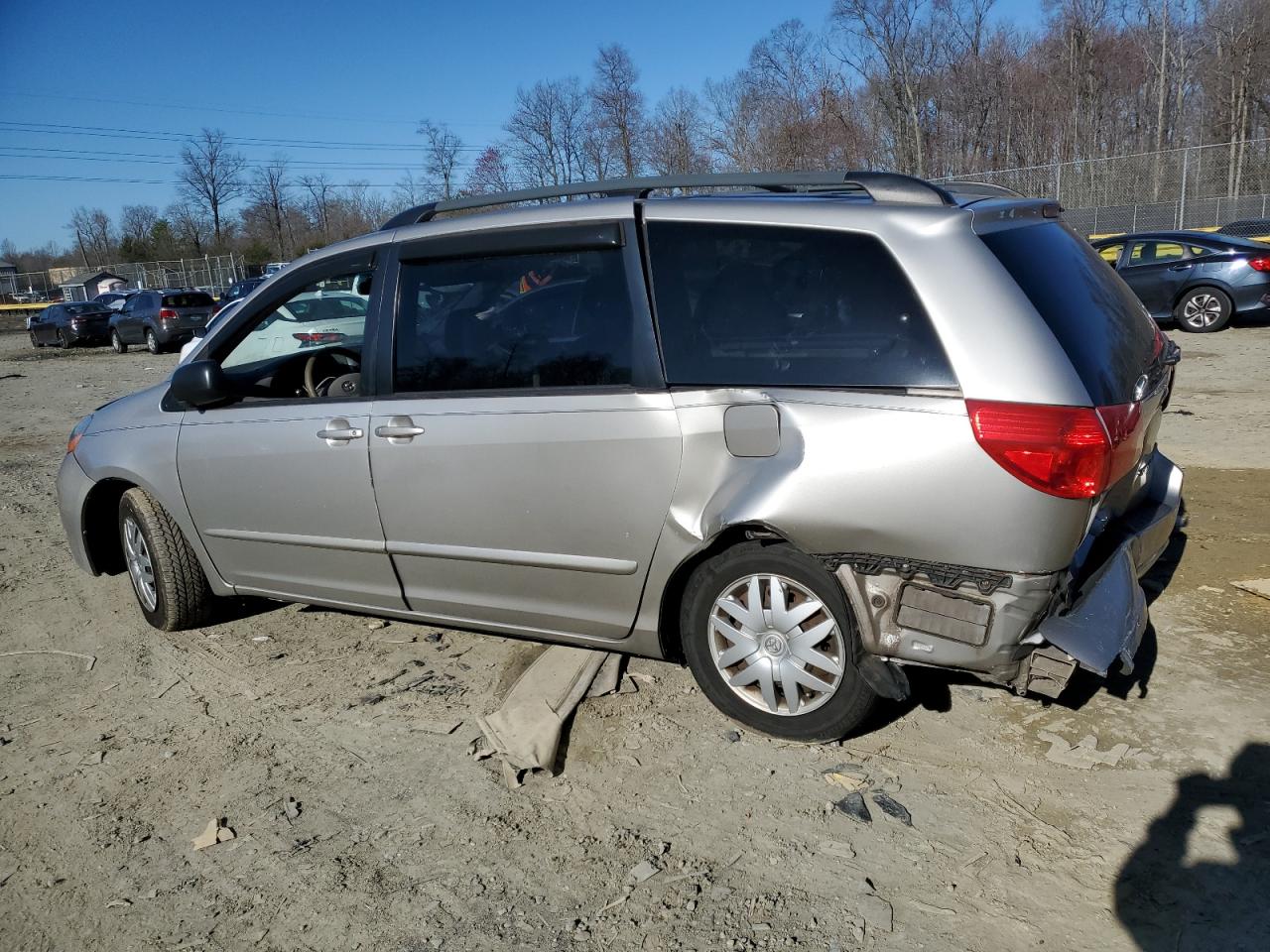 2006 Toyota Sienna - Image 2