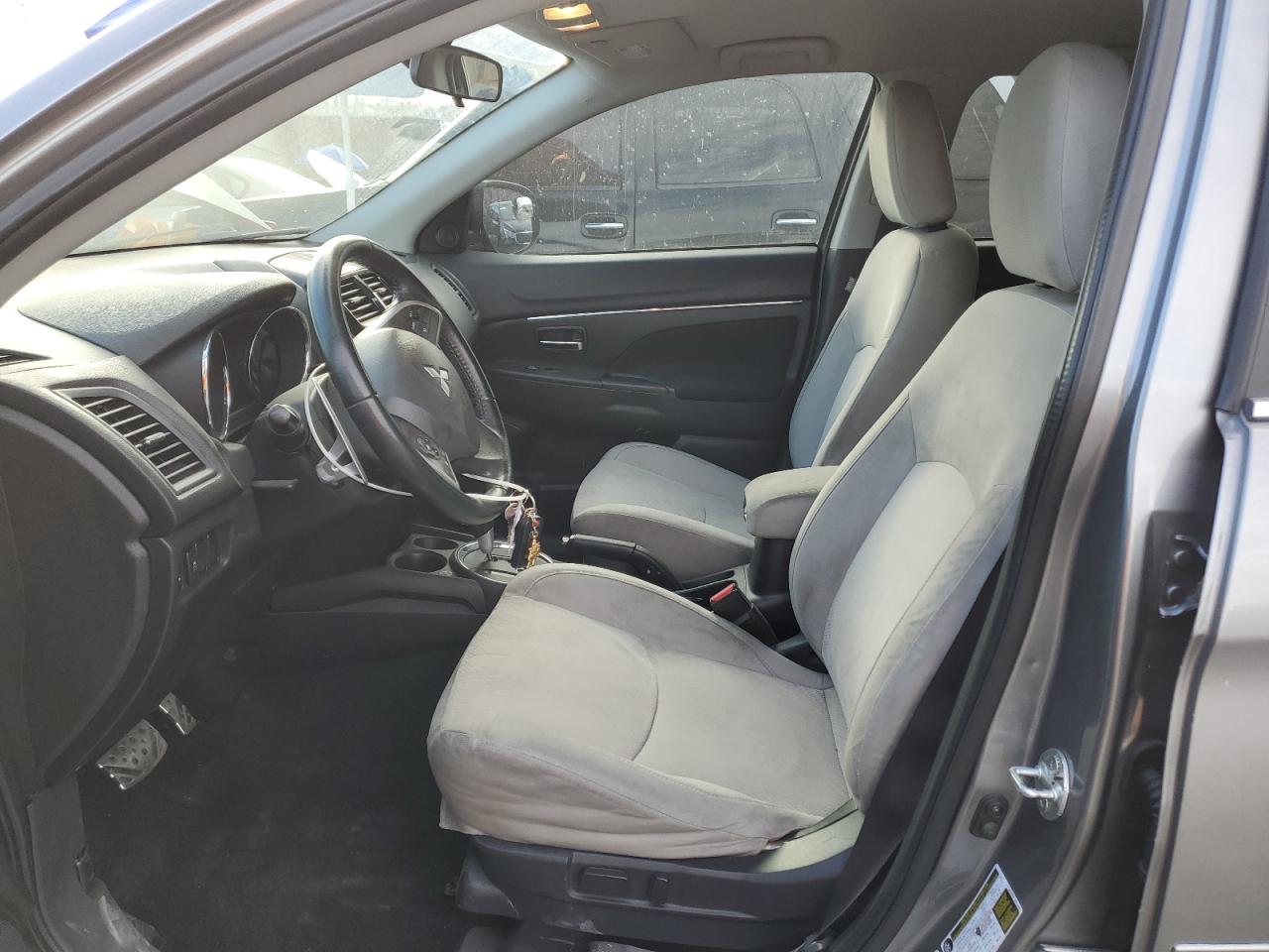 2015 Mitsubishi Outlander - Image 7