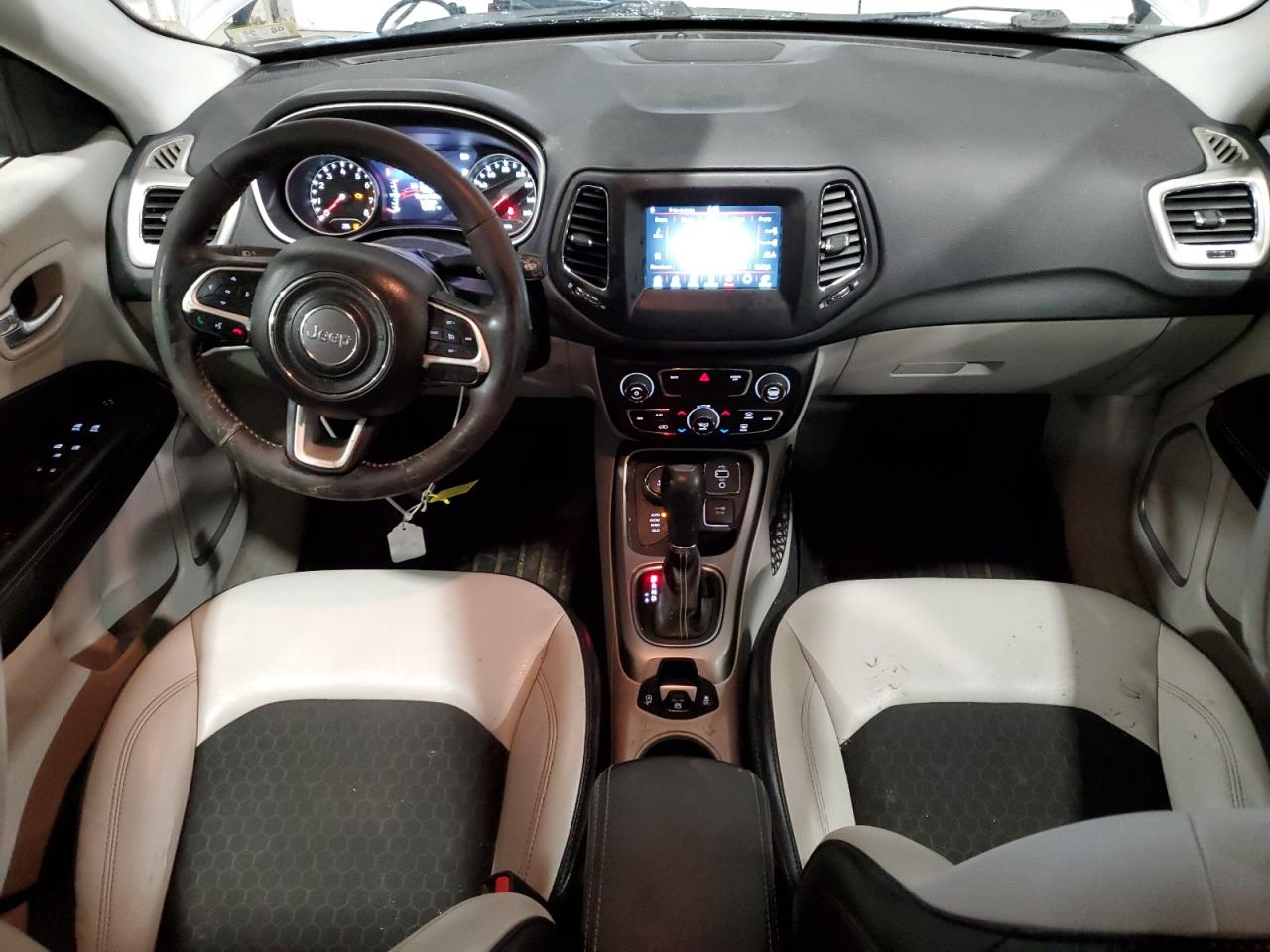 2018 Jeep Compass - Image 8