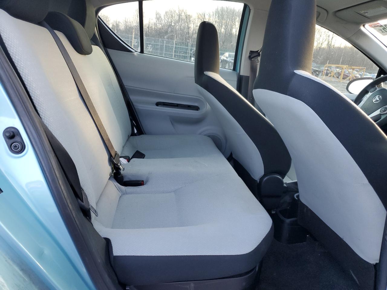 2013 Toyota Prius - Image 10