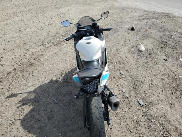 2024 YAMAHA YZFR3 A