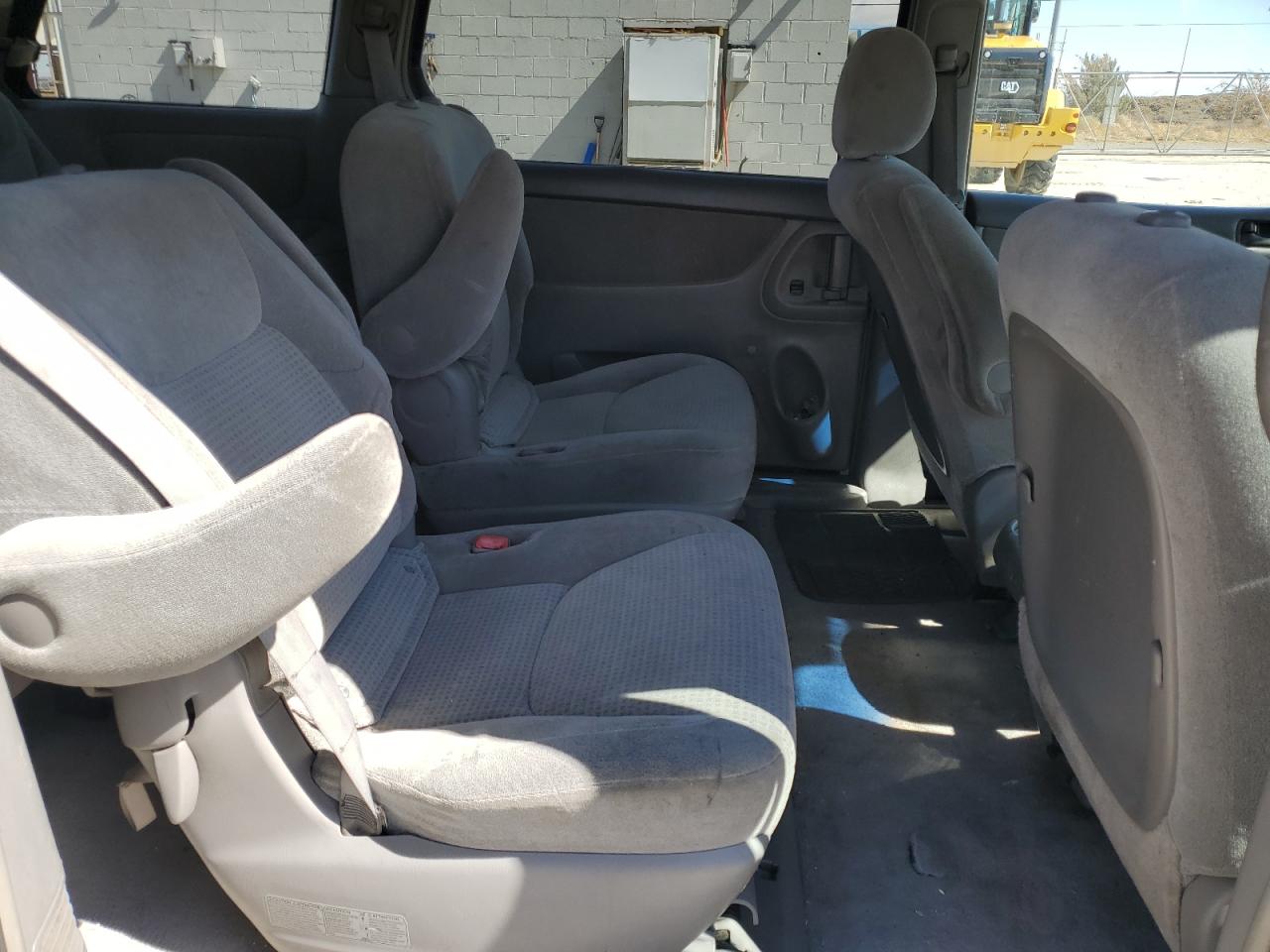 2006 Toyota Sienna - Image 11