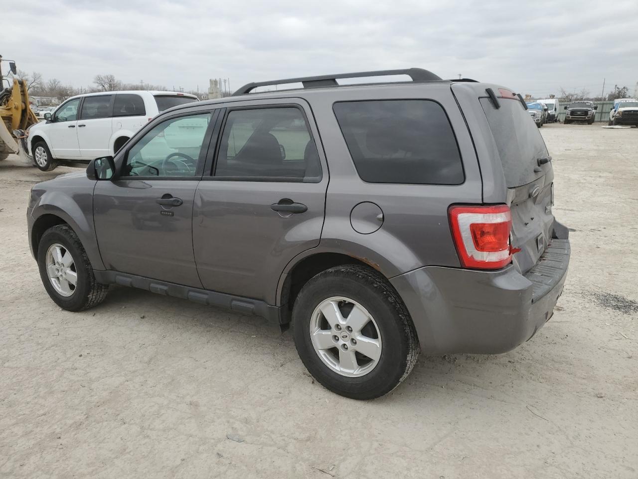 2011 Ford Escape - Image 2