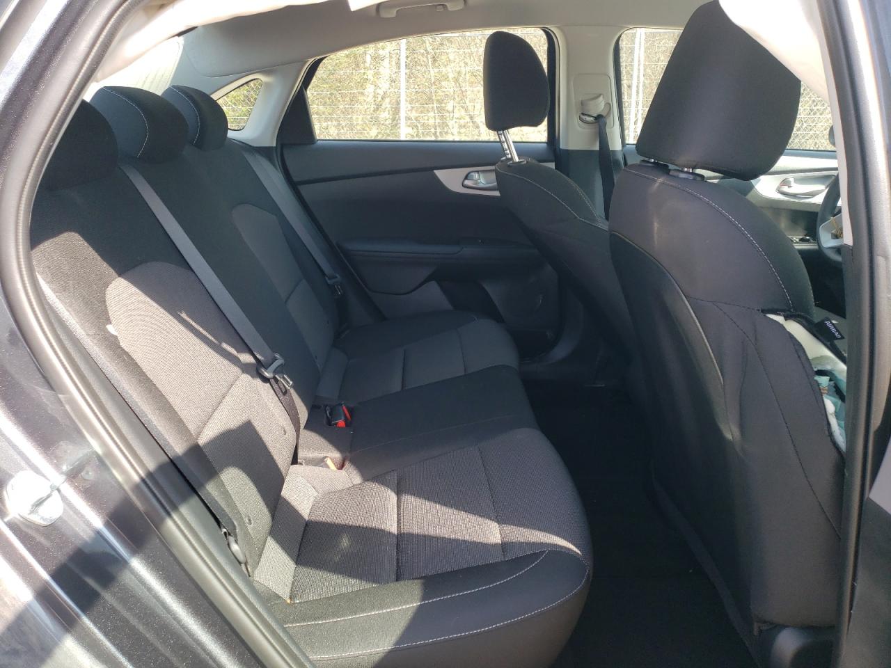 2024 Kia Forte - Image 10