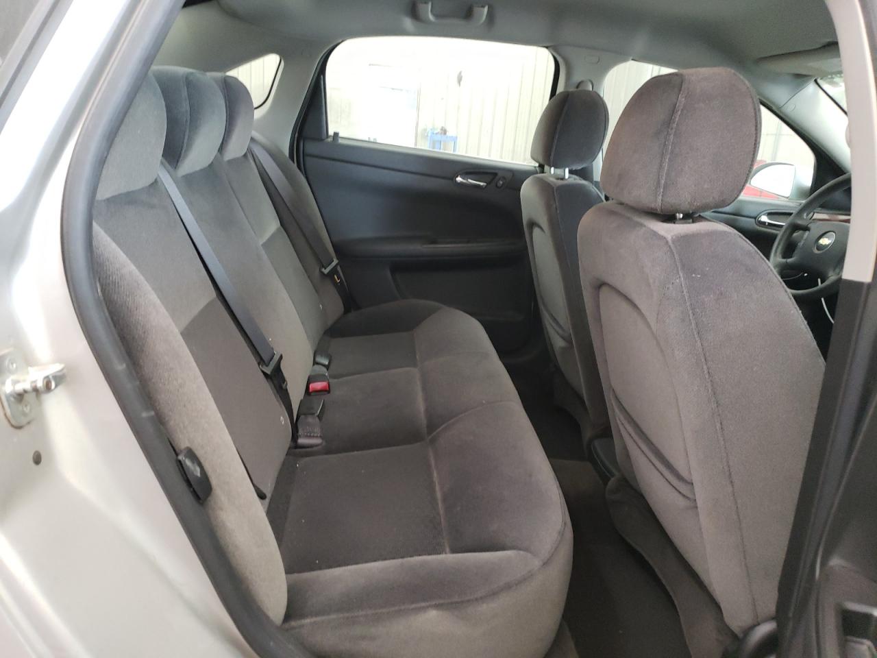 2007 Chevrolet Impala - Image 10