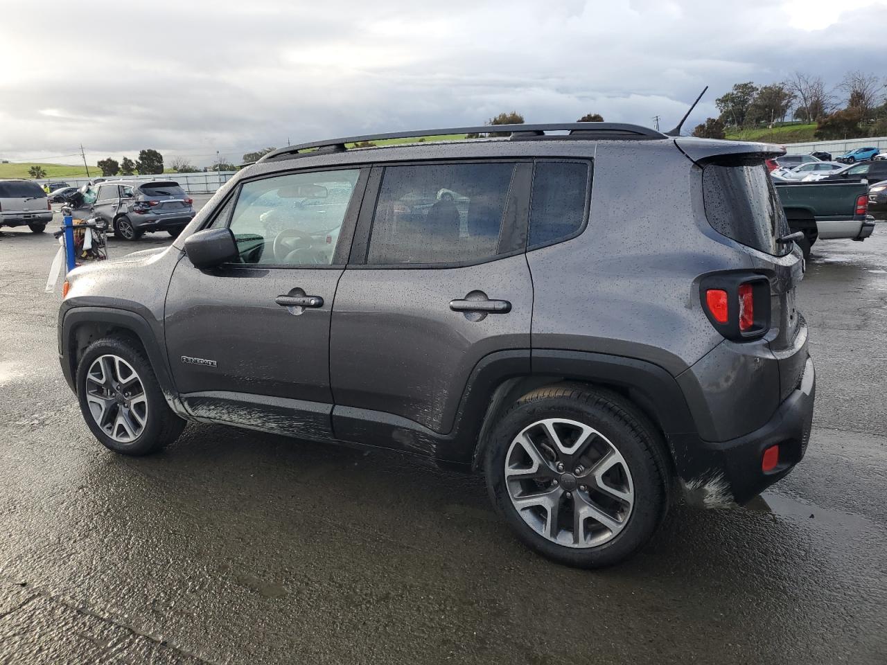 2017 Jeep Renegade - Image 2