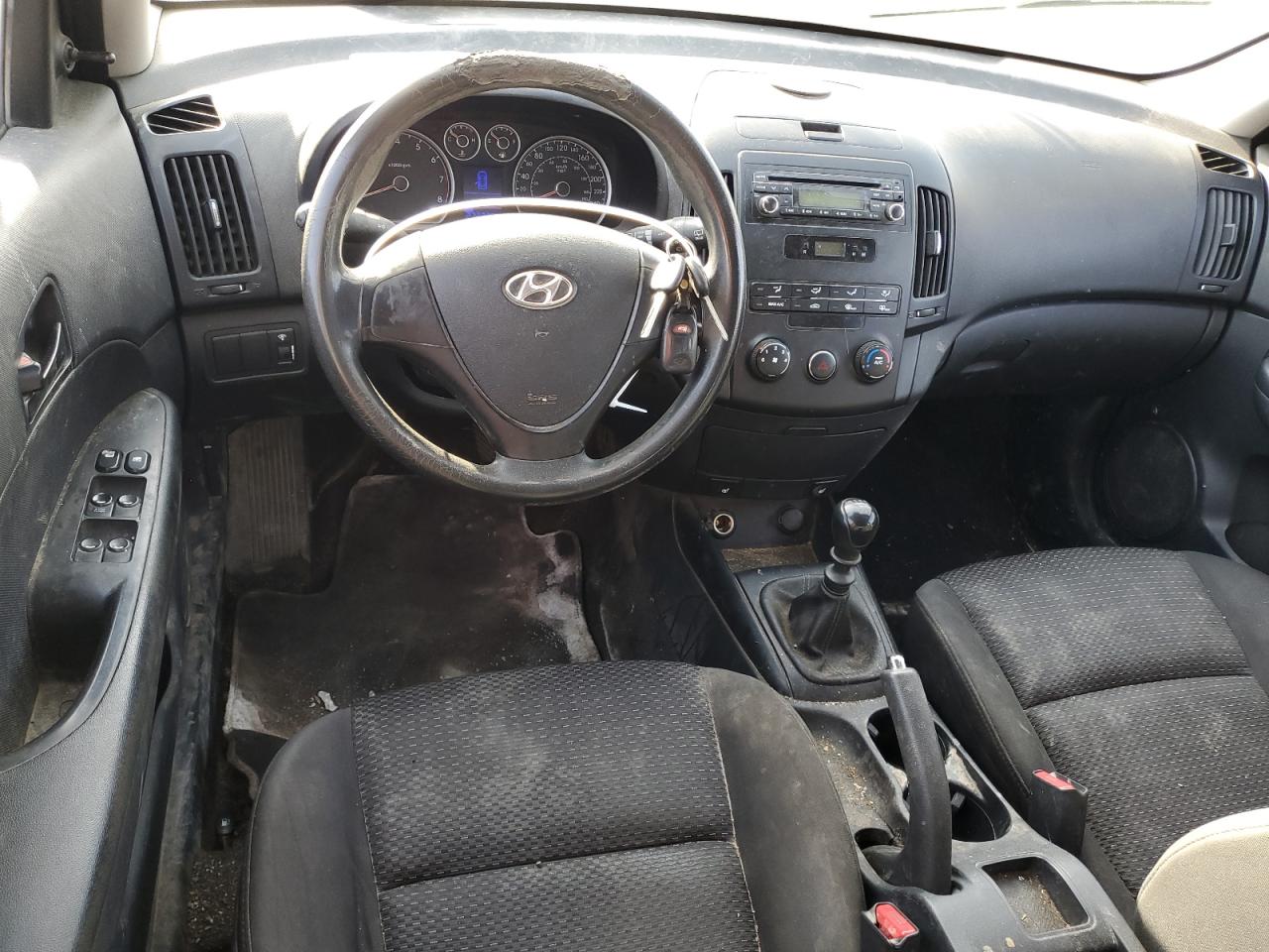 2009 Hyundai Elantra - Image 8