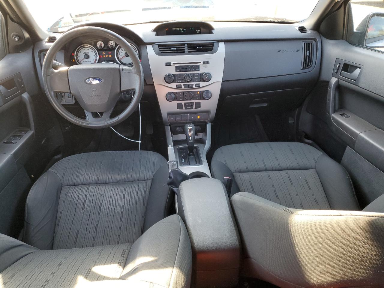 2010 Ford Focus - Image 8