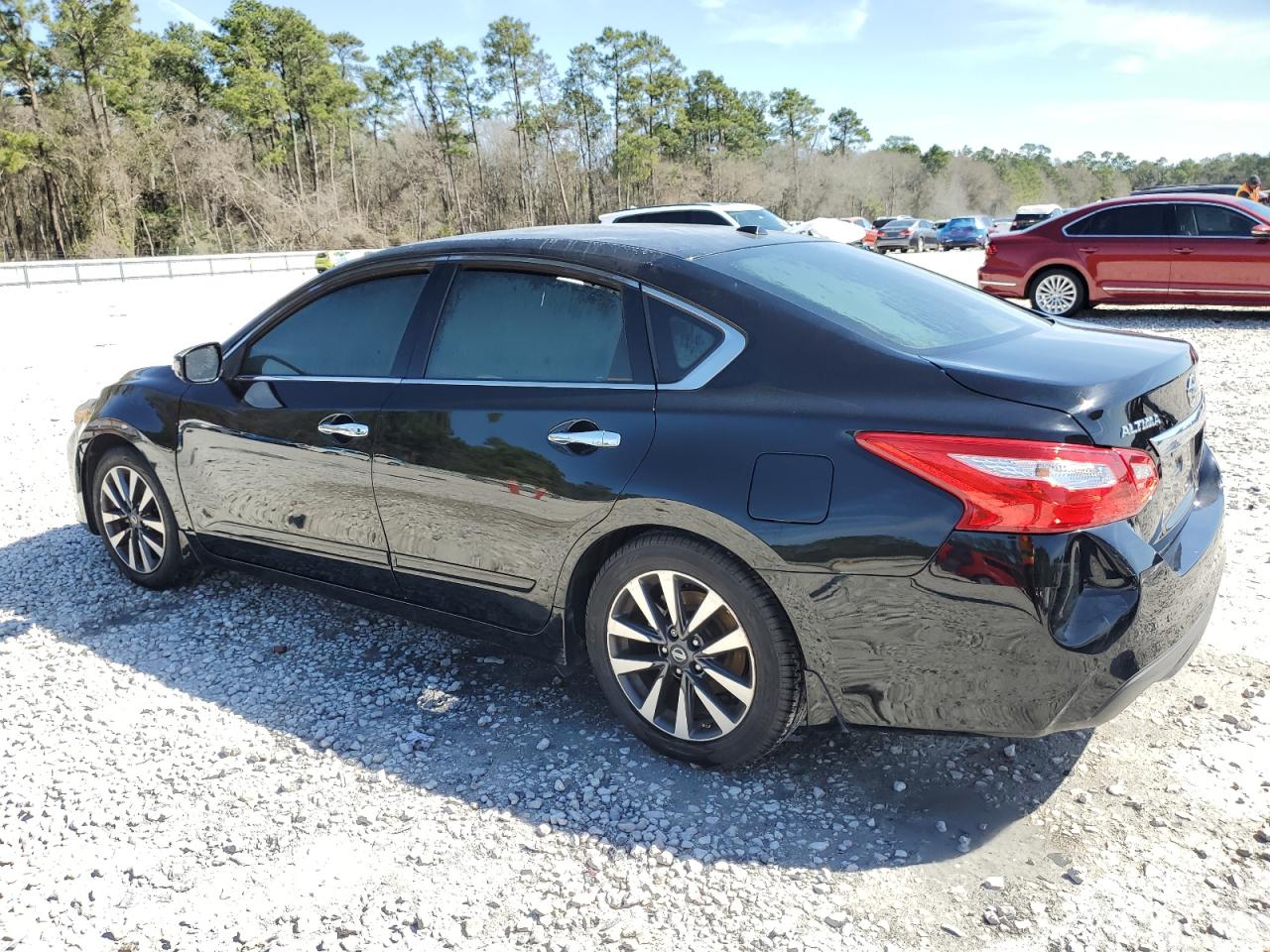 2017 Nissan Altima - Image 2
