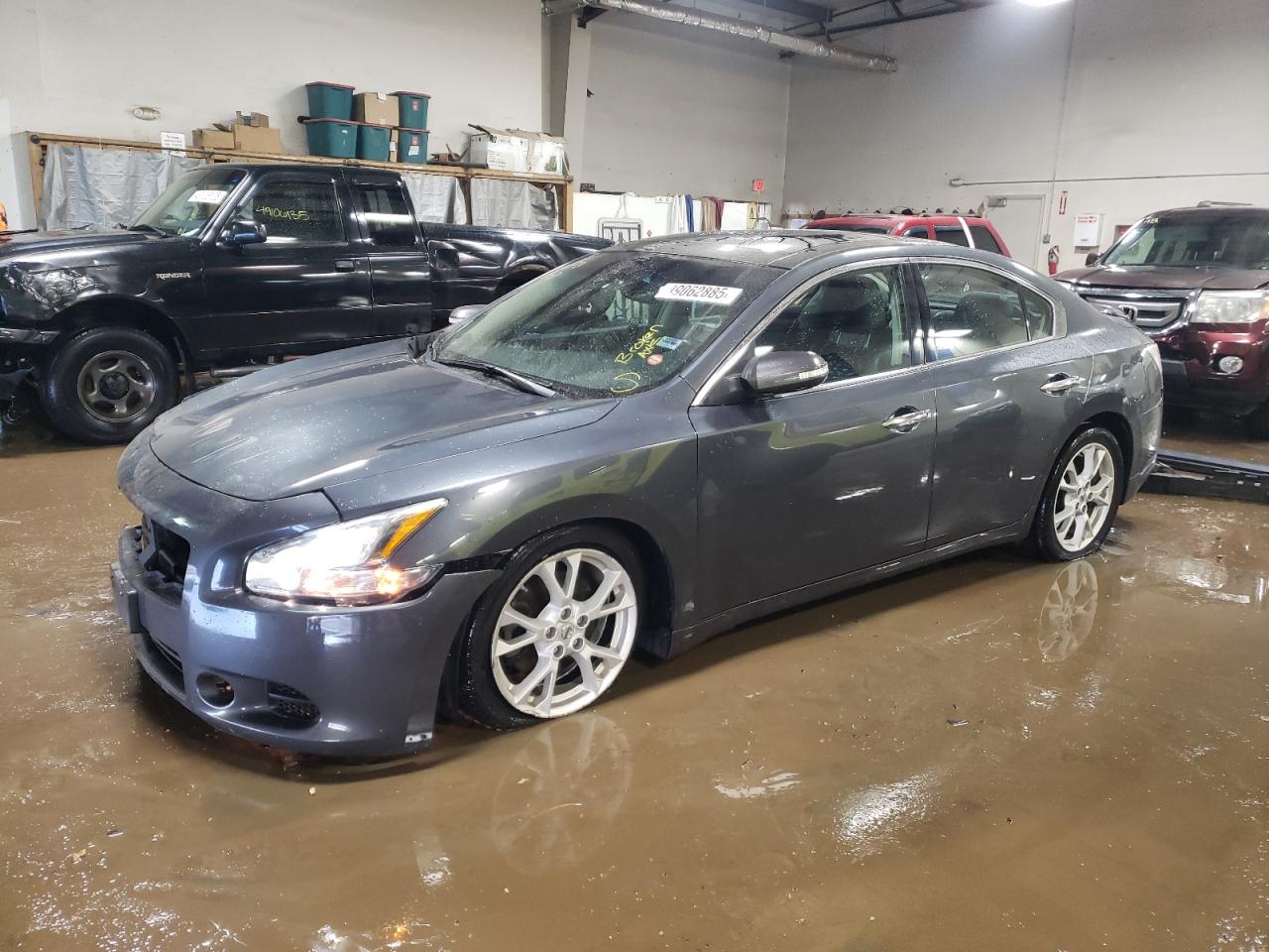 2013 Nissan Maxima S for Sale in Elgin, IL - Front End