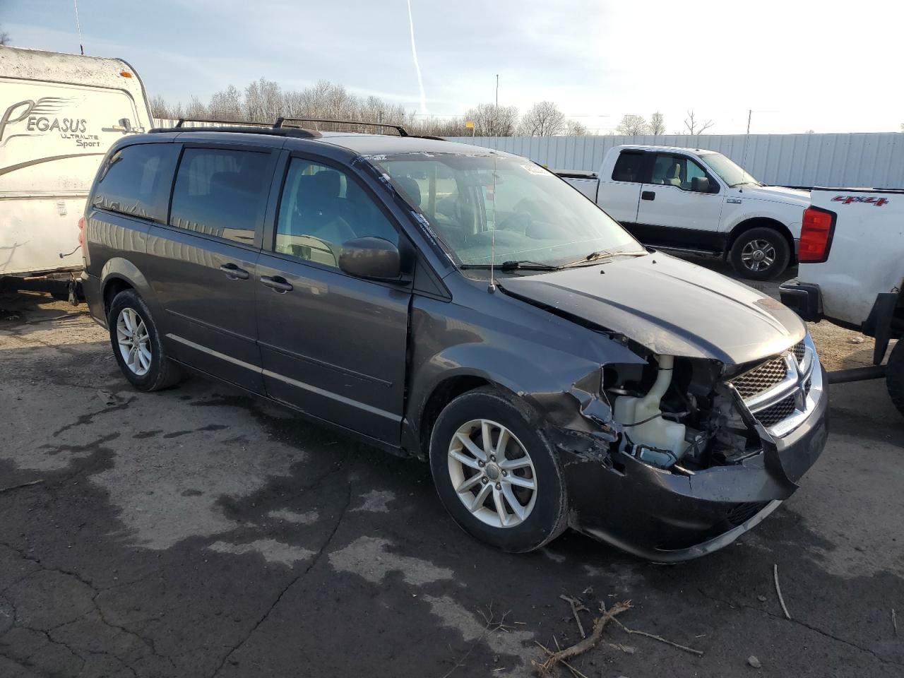 2015 Dodge Caravan - Image 4