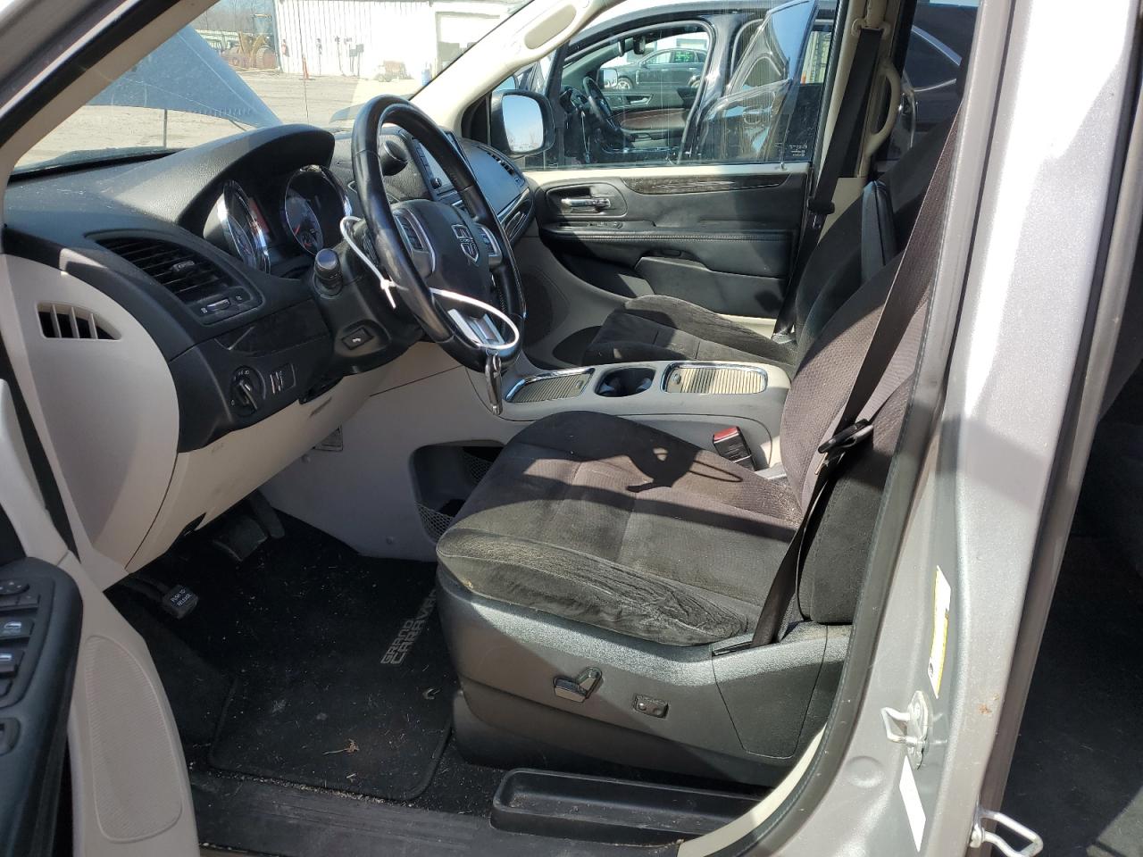 2014 Dodge Caravan - Image 7