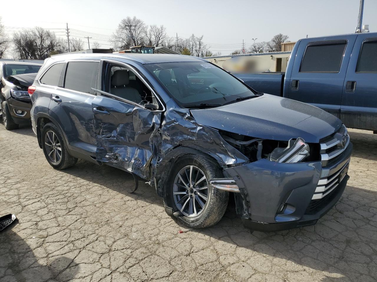 2019 Toyota Highlander - Image 4